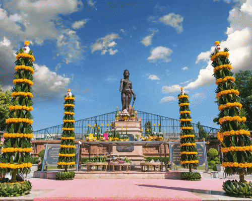 อนุสาวรีย์พระนางจามเทวี